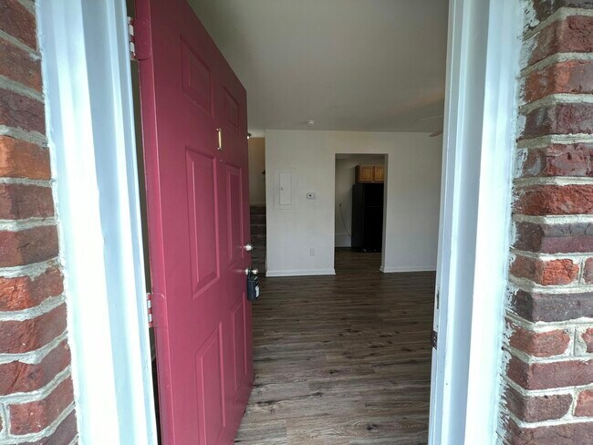 Building Photo - 3514 E Richmond Rd