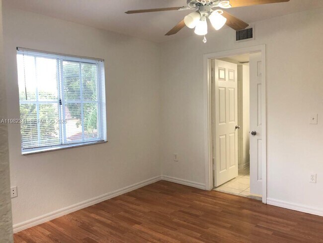 Building Photo - 2544 Centergate Dr