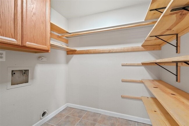 Building Photo - 328 S 2nd St