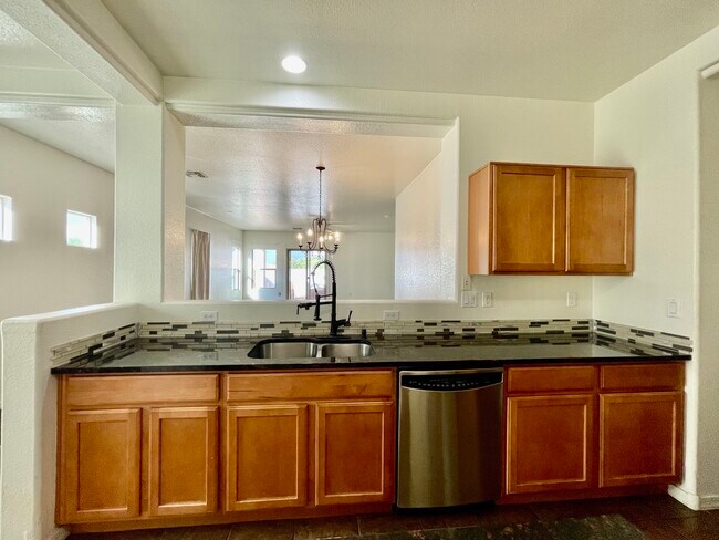 Building Photo - 14559 S Camino Larga Vista