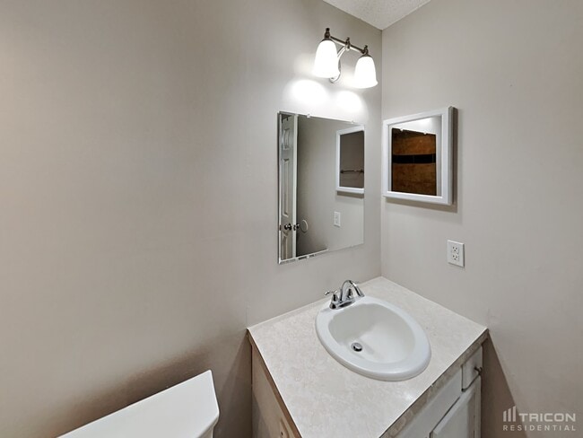 Building Photo - 7145 Catina Ct