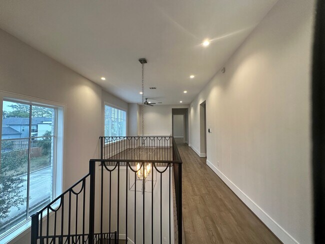 Building Photo - 1512 Johanna Dr