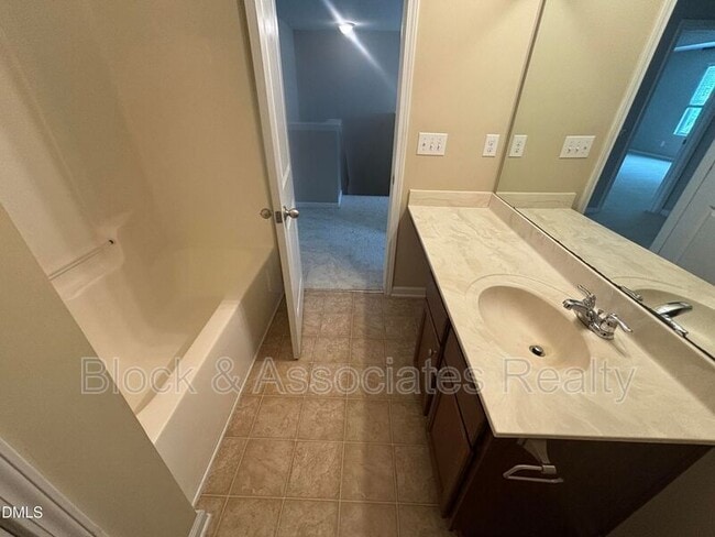 Building Photo - 4 White Spruce Ct