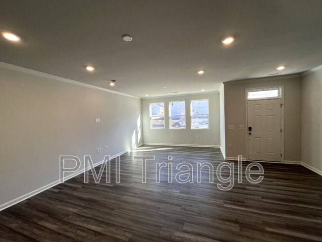 Building Photo - 1615 Singing Bird Trl