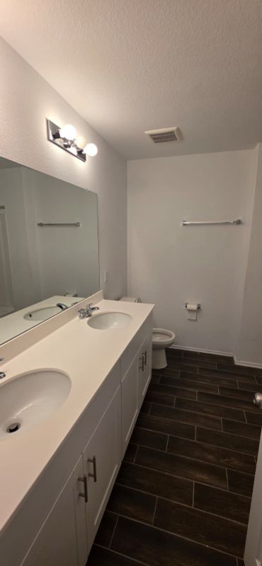 Building Photo - 541 Pickrell Lp