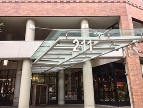 Building Photo - 211 E Ohio St