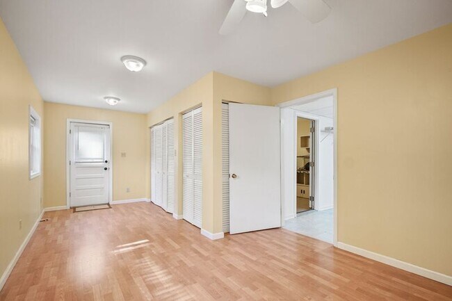 Building Photo - 948 Ficklen Rd