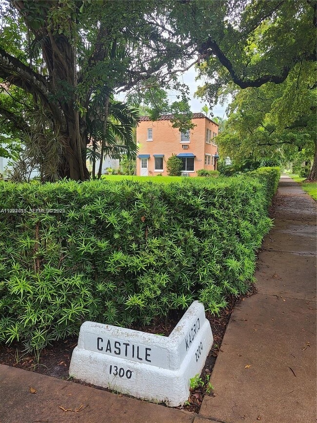 Building Photo - 1301 Castile Ave