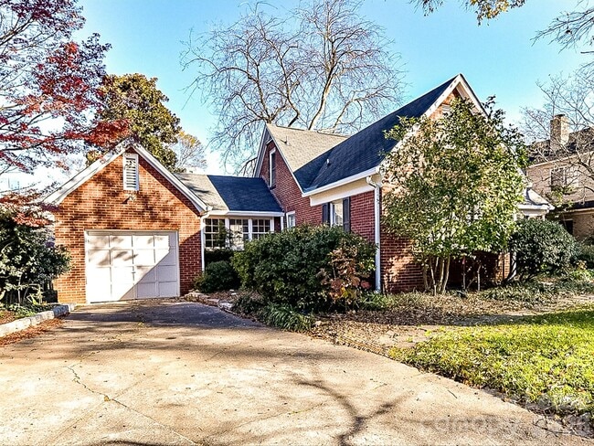 Building Photo - 711 Mt Vernon Ave