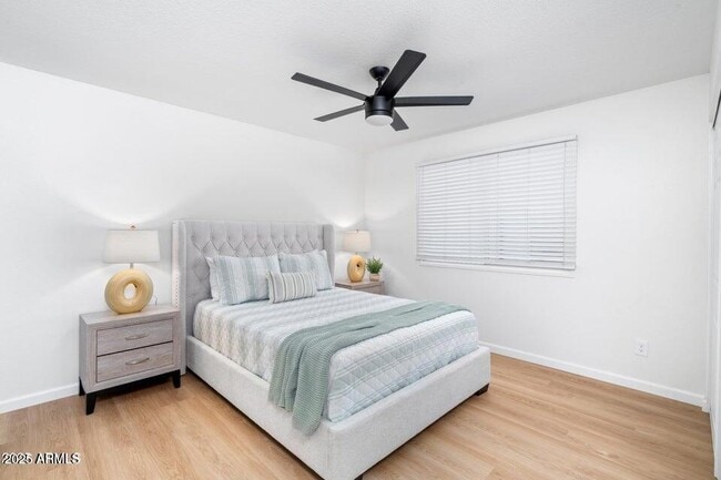 Building Photo - 414 W Santa Cruz Dr