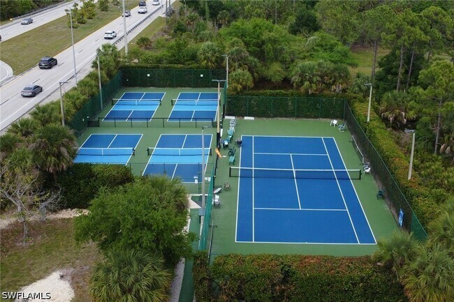 Building Photo - 20221 Estero Gardens Cir