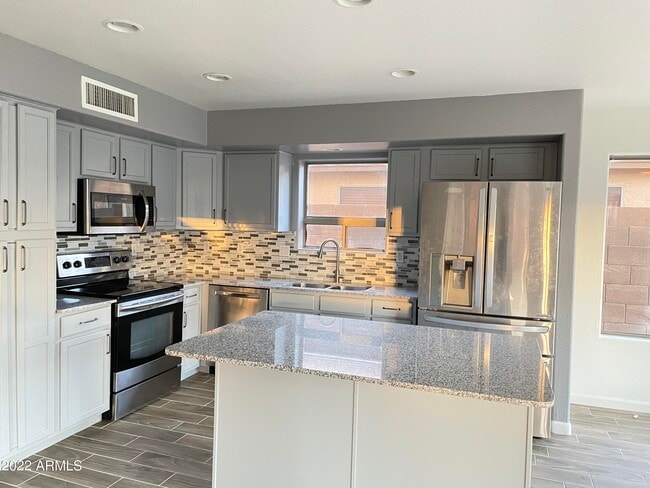 Building Photo - 12343 W Palo Verde Dr