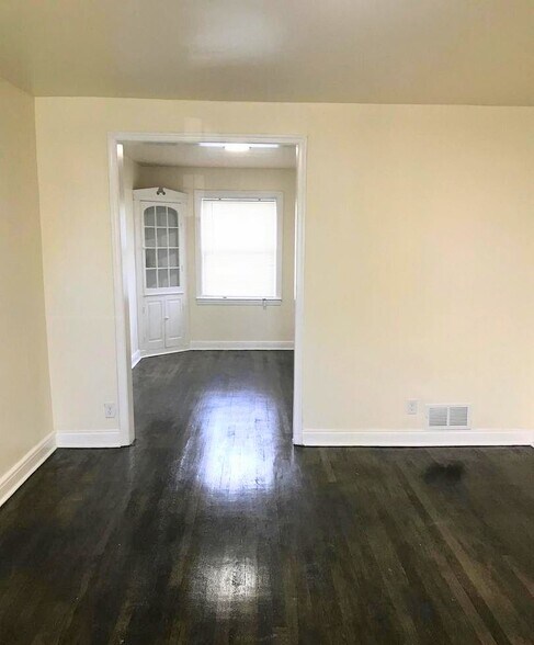 Living room - 63 Upmanor Rd
