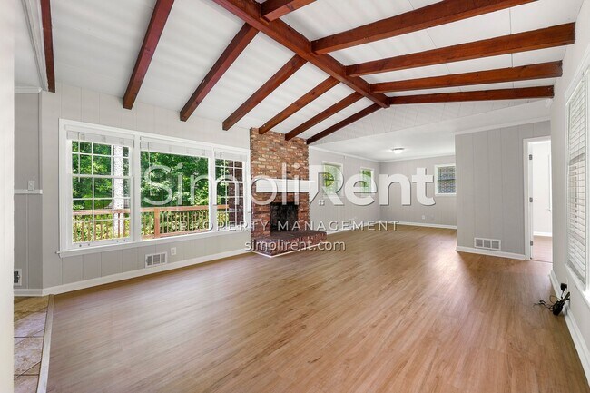 Building Photo - Charming 4 Bd / 2 Bath in College Park!