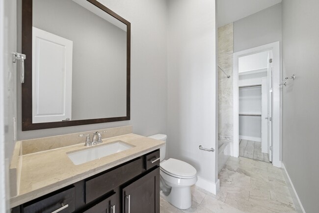 Building Photo - 1814 Thompson St