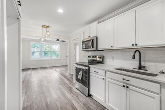 Building Photo - 500 Jackson Ln