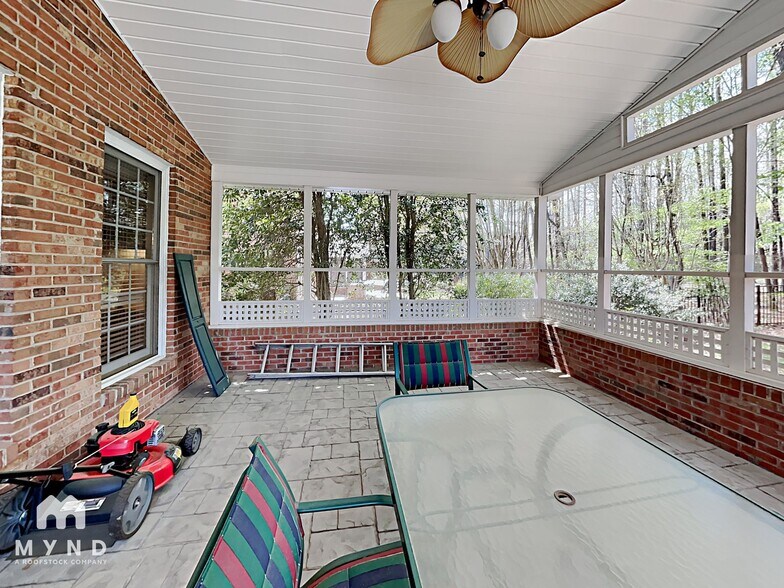 Building Photo - 11644 James Richard Dr