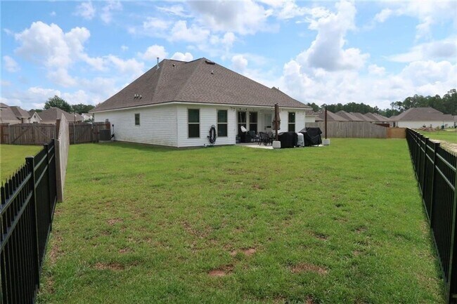 Building Photo - 34377 Campana Ln