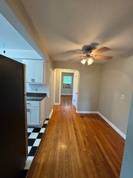 Building Photo - 2814 Lawndale Ave
