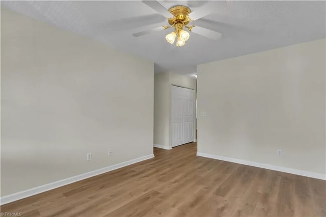 Building Photo - AVAILABLE NOW – Stylish 2-Bedroom Condo in Archdale, NC