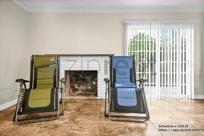 Building Photo - 2335 Logan St