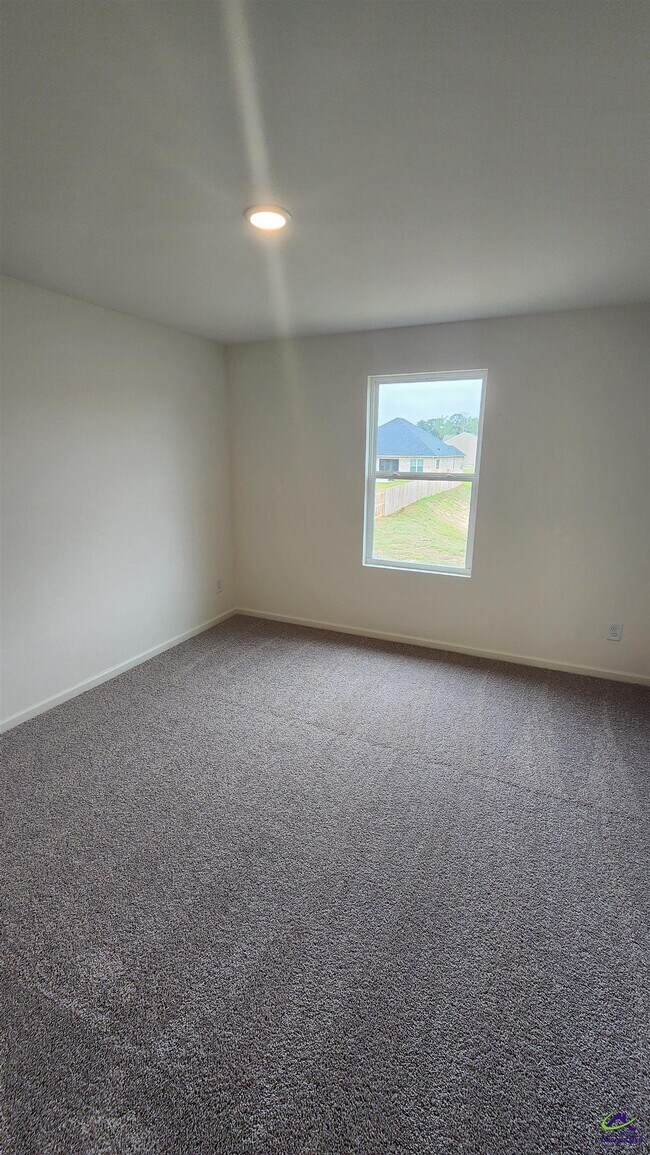 Building Photo - 502 Liberty Hall Dr