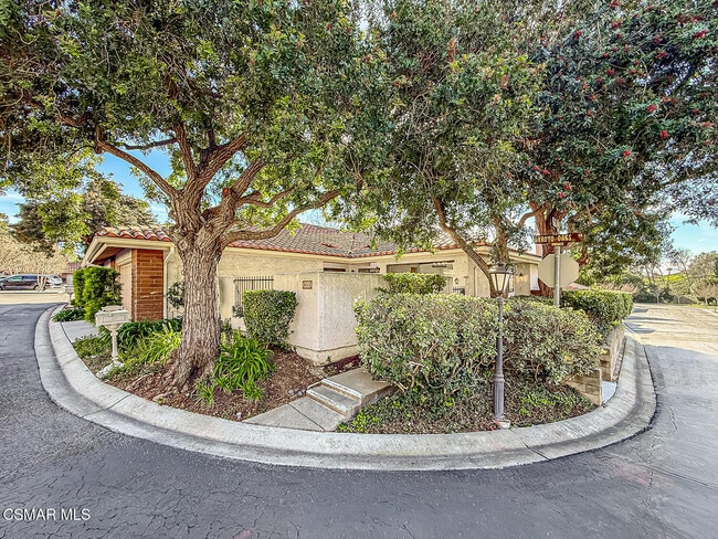 Building Photo - 655 Arroyo Oaks Dr