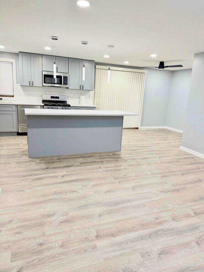 Building Photo - 1310 Somerset Ln