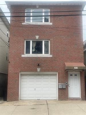 Primary Photo - 69 Cambridge Ave