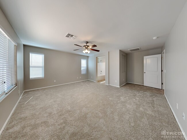 Building Photo - 1502 E Mayfield Dr