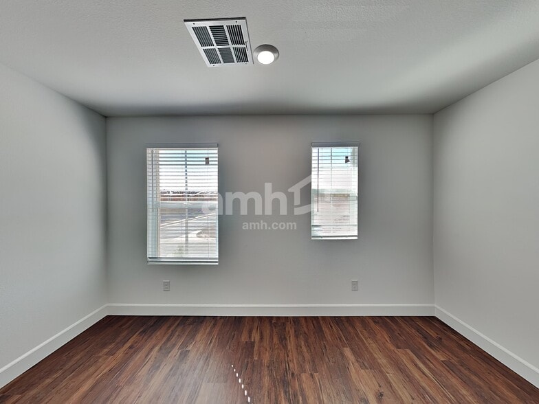 Building Photo - 100 Island Plumeria Ln