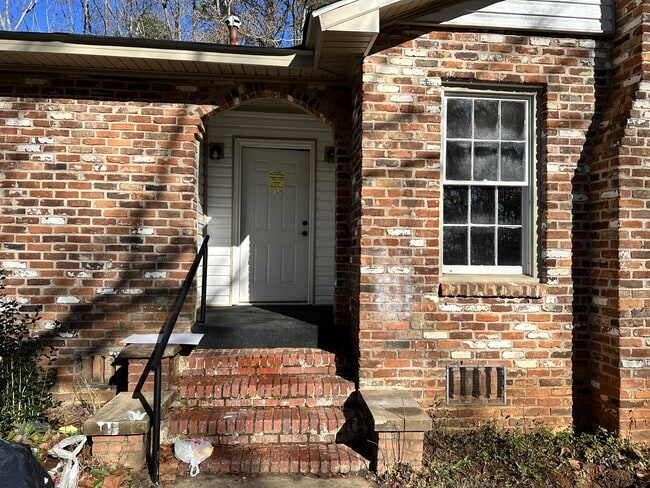 Building Photo - 165 Riverside Anx Dr