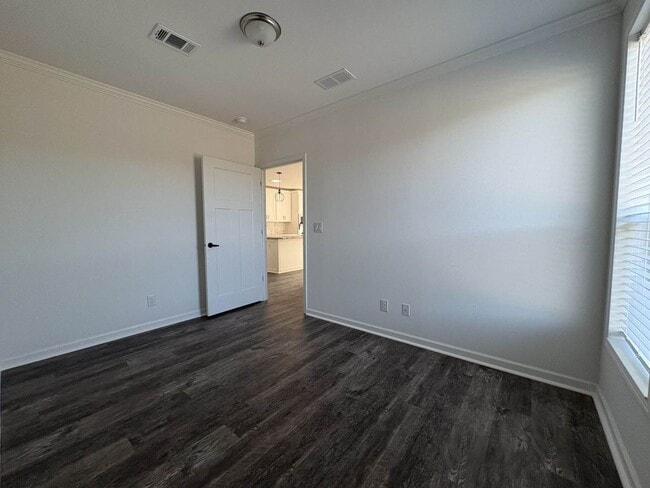 Building Photo - 1002 Morgan Jones Dr