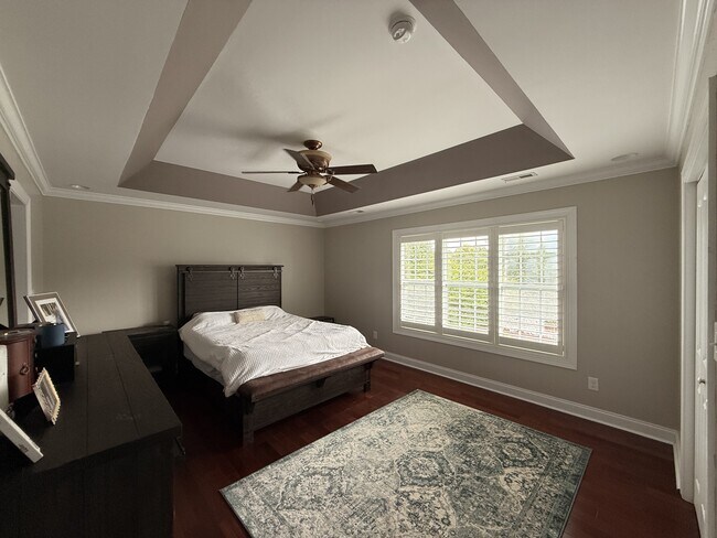 Building Photo - 704 Stagecoach Dr