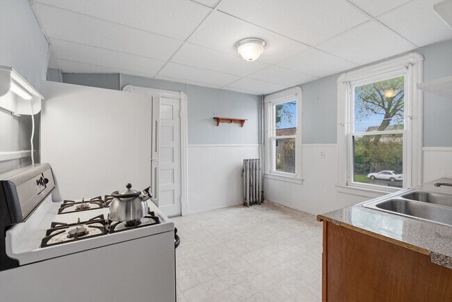 Building Photo - 43 Elmdale St