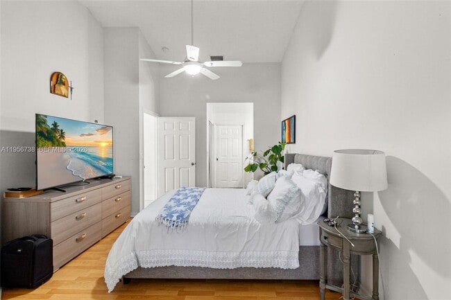 Building Photo - 6207 Floral Lakes Dr