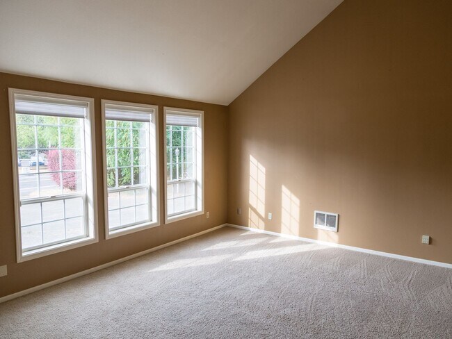 Building Photo - great location, new exterior and interior painting