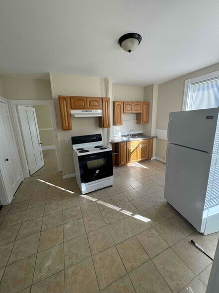 Building Photo - 60 Merrick St