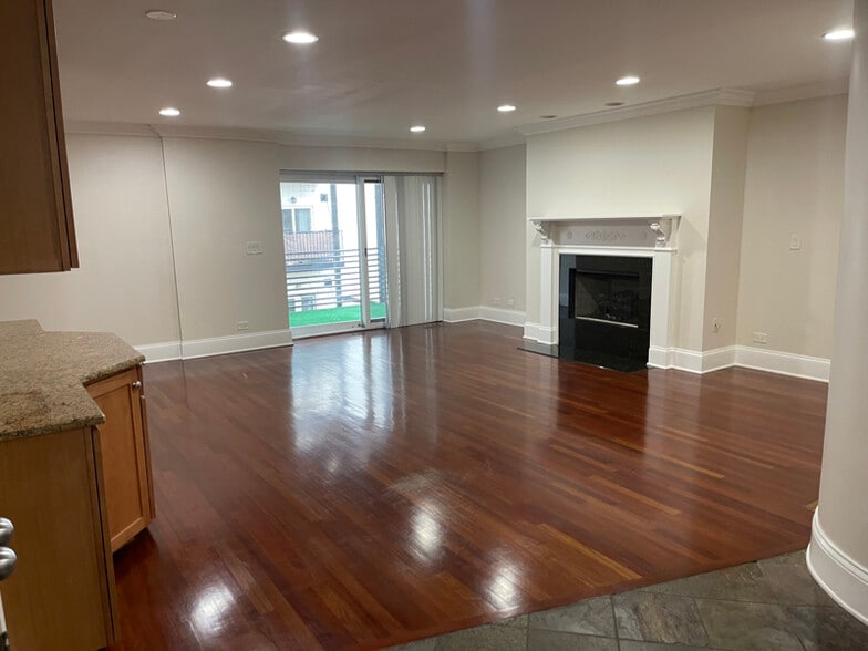 Building Photo - 1427 N Sedgwick St