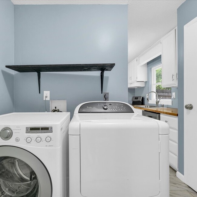 Building Photo - 610A English Creek Ct