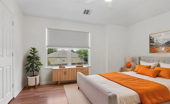 Building Photo - 14621 Lantern Dr
