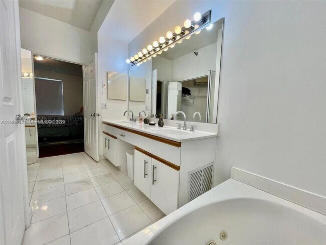 Building Photo - 3400 NE 192 St