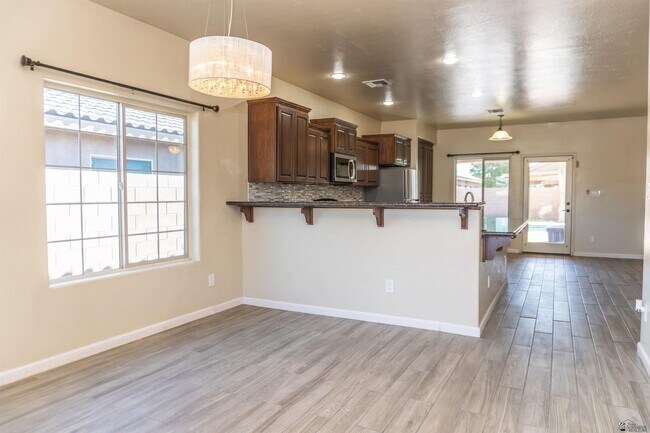 Building Photo - 2549 S 42nd Ave