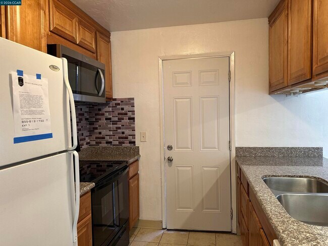 Building Photo - 89 Villa Cir