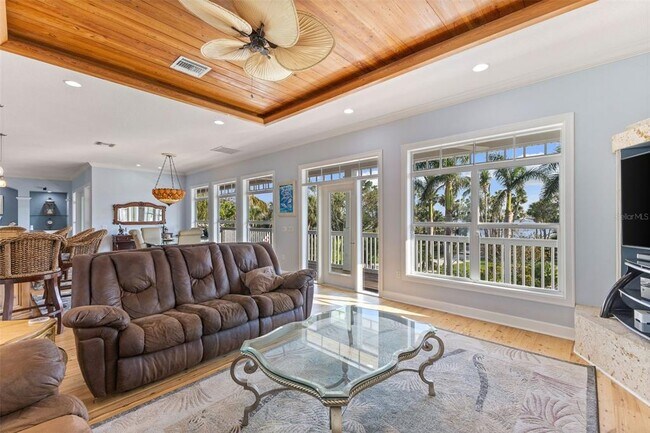 Building Photo - 450 Bayshore Dr
