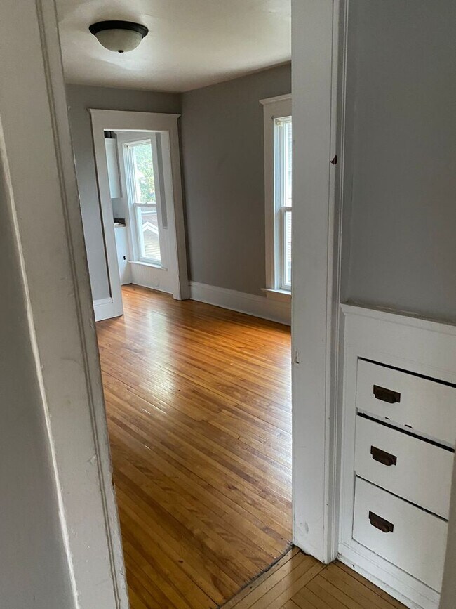 Building Photo - 685 Franklin St