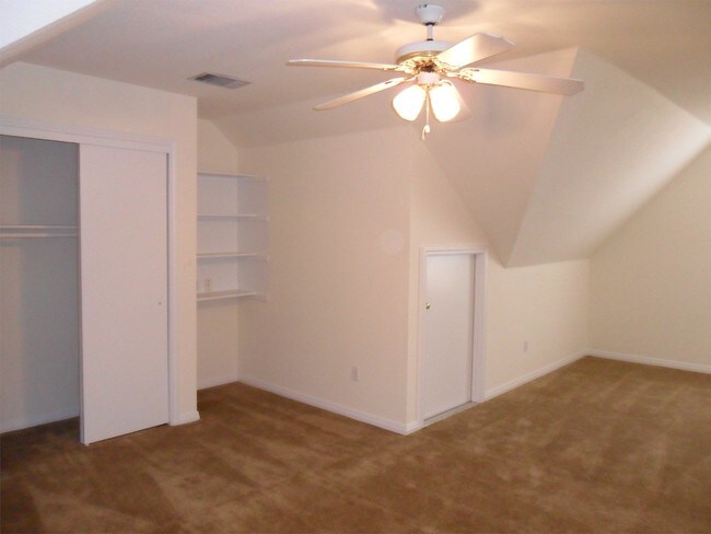 Building Photo - 3003 Whisper Oaks Ln
