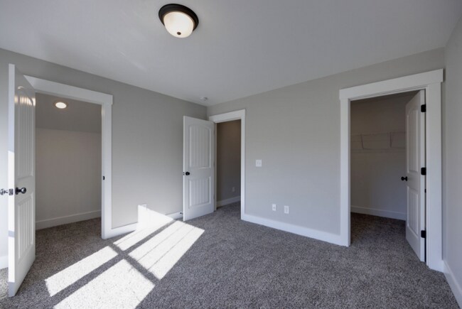 Building Photo - 2068 Rylee Wy