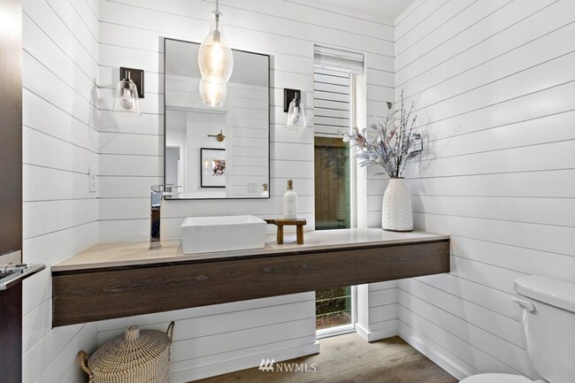 Building Photo - Designer 4-Bedroom Home with Covered Outdoor Living in Lake Stevens