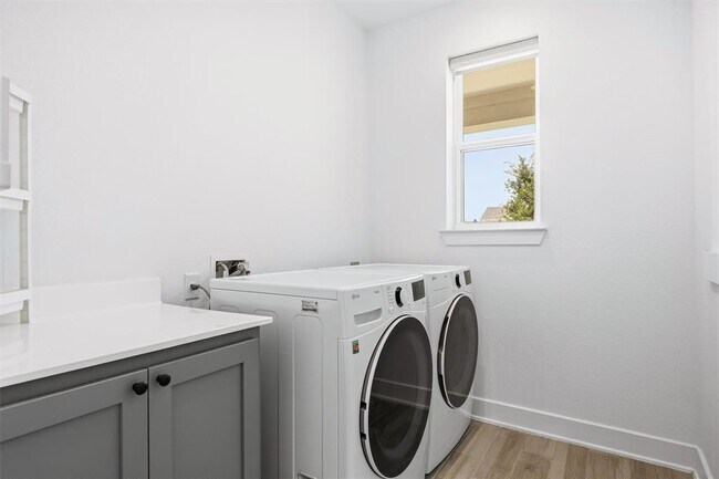 Building Photo - 1108 Chapote Ter
